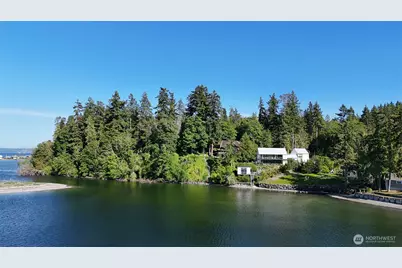 9844 NE Lafayette Avenue, Bainbridge Island, WA 98110 - Photo 1