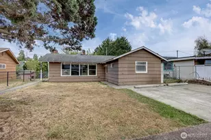 7933 45th Ave S, Seattle, WA 98118 - Photo 1