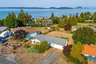 691 E Maplewood Loop, Oak Harbor, WA 98277 - Photo 1