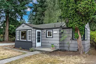 13753 Ashworth Ave N, Seattle, WA 98133 - Photo 1