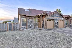 138 28th St NW, Long Beach, WA 98631 - Photo 1