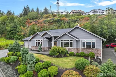 985 Burlington Heights Drive, Burlington, WA 98233 - Photo 1