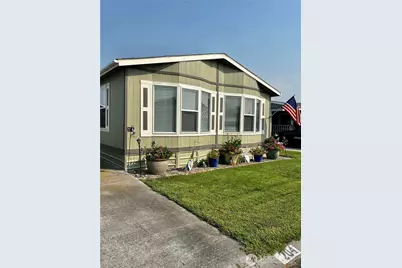 2240 W Broadway Avenue #204, Moses Lake, WA 98837 - Photo 1