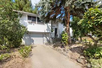 2011 25th Avenue SE, Puyallup, WA 98374 - Photo 1