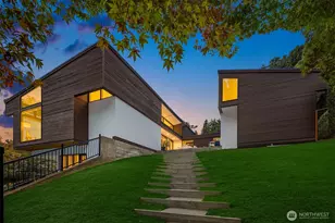 4343 W McLaren St, Seattle, WA 98199 - Photo 1