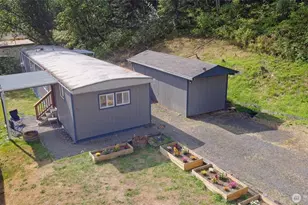 107 Guinevere Ct, Castle Rock, WA 98611 - Photo 1