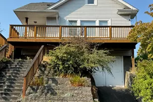 332 NE 52nd St, Seattle, WA 98105 - Photo 1