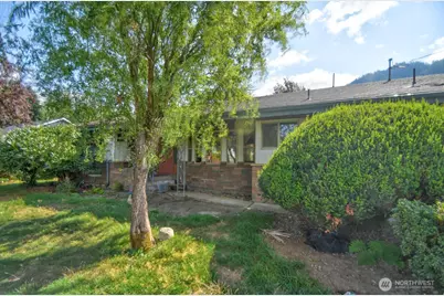 102 E Adams Avenue, Morton, WA 98356 - Photo 1