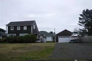 1704 Ocean Beach Blvd S, Long Beach, WA 98631 - Photo 1
