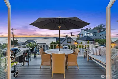 28432 Soundview Drive S, Des Moines, WA 98198 - Photo 1