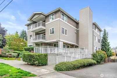 11326 3rd Avenue NE #204, Seattle, WA 98125 - Photo 1