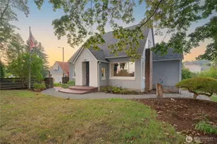 1025 NW Pacific Hwy, La Center, WA 98629 - Photo 1