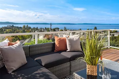 3326 58th Avenue SW, Seattle, WA 98116 - Photo 1