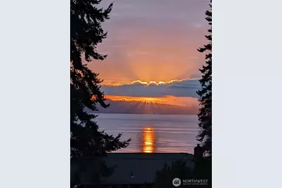 12079 Sunrise Drive NE, Bainbridge Island, WA 98110 - Photo 1
