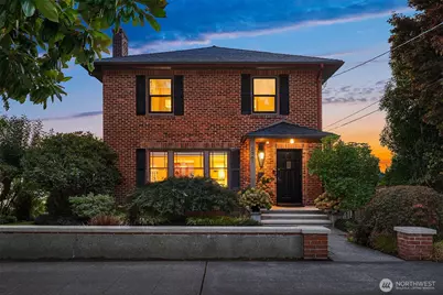 2561 28th Avenue W, Seattle, WA 98199 - Photo 1