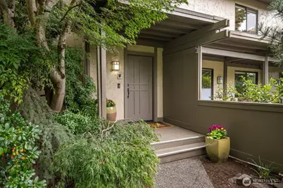 6570 Park Point Way NE, Seattle, WA 98115 - Photo 1
