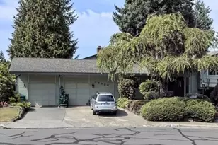 12528 SE 70th St, Newcastle, WA 98056 - Photo 1