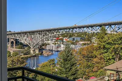 2720 Nob Hill Avenue N, Seattle, WA 98109 - Photo 1