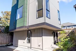 216 21st Ave E, Seattle, WA 98112 - Photo 1