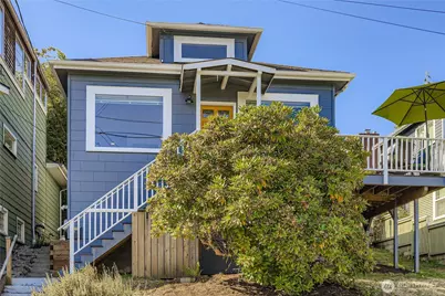 7011 Dayton Avenue N, Seattle, WA 98103 - Photo 1