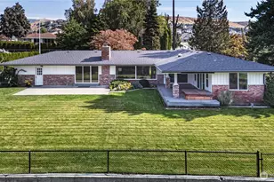 1706 Eastmont Ave, East Wenatchee, WA 98802 - Photo 1