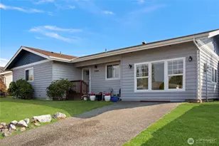 2406 E Kincaid St, Mount Vernon, WA 98274 - Photo 1