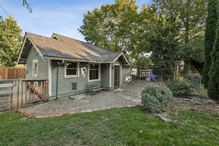 1921 Division St, Enumclaw, WA 98022 - Photo 1