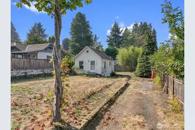 10217 12th Avenue NE, Seattle, WA 98125 - Photo 1