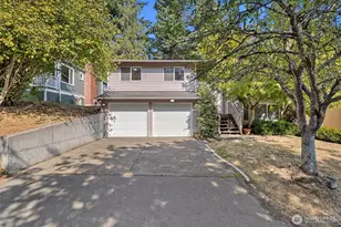 2320 NE 102nd St, Seattle, WA 98125 - Photo 1