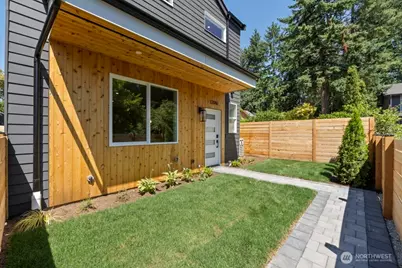 12046 5th Avenue NE, Seattle, WA 98125 - Photo 1