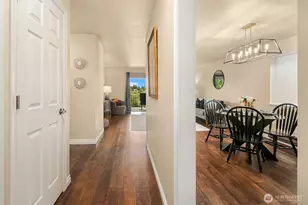 5220 21st Ave NE, Seattle, WA 98105 - Photo 1