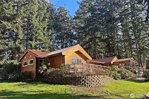898 E Meadowood Ln, Freeland, WA 98249 - Photo 1