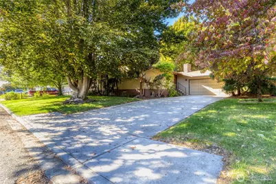 31 NE Tremont Drive, College Place, WA 99324 - Photo 1