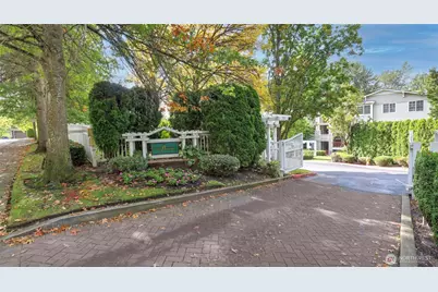 1709 134th Avenue SE #19, Bellevue, WA 98005 - Photo 1