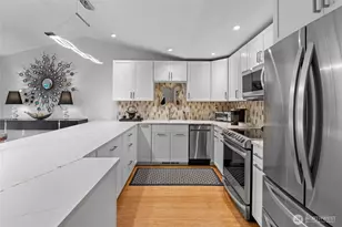 6020 N Highlands Pkwy, Tacoma, WA 98406 - Photo 1