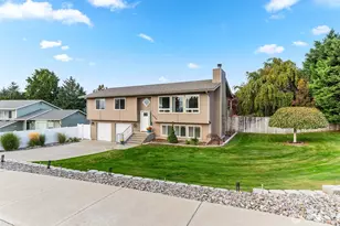 1040 Gilbert Ct, East Wenatchee, WA 98802 - Photo 1