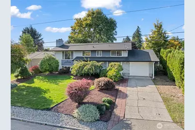 1802 Clovercrest Street, Enumclaw, WA 98022 - Photo 1