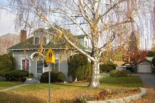 323 S Division St, Cashmere, WA 98815 - Photo 1