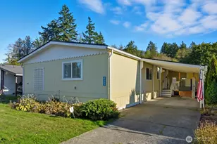 425 NE Saturn Ln, Bremerton, WA 98311 - Photo 1