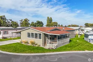 2240 W Broadway Ave, Moses Lake, WA 98837 - Photo 1