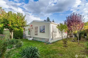 404 NE Saturn Ln, Bremerton, WA 98311 - Photo 1