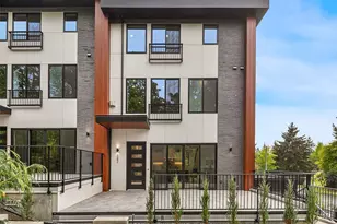 262 118th Ave SE, Bellevue, WA 98005 - Photo 1