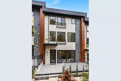 270 118th Avenue SE, Bellevue, WA 98005 - Photo 1