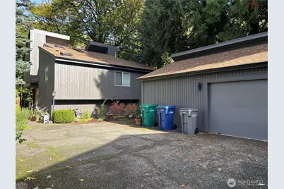 110 6th Avenue NE, Issaquah, WA 98027 - Photo 1