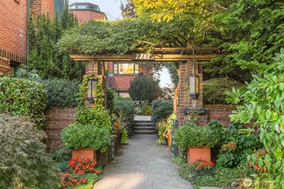 2717 Franklin Avenue E #304, Seattle, WA 98102 - Photo 1