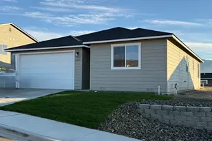 2332 2nd St SE, East Wenatchee, WA 98802 - Photo 1