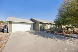 1001 E Hayden Dr, Moses Lake, WA 98837 - Photo 1