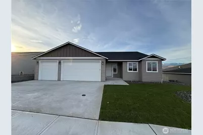 2368 2nd Street SE, East Wenatchee, WA 98802 - Photo 1