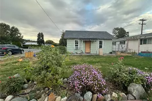 122 W 4th Ave, Omak, WA 98841 - Photo 1