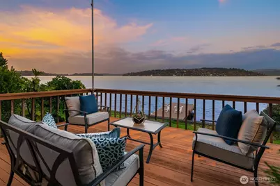 9764 Rainier Avenue S, Seattle, WA 98118 - Photo 1